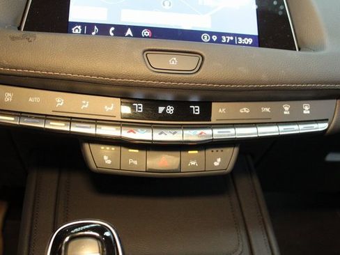 Used 2023 Cadillac XT4 Premium Luxury image 29