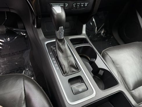 Used 2018 Ford Escape Titanium w/ Ford Safe & Smart Package AWD/4WD image 28