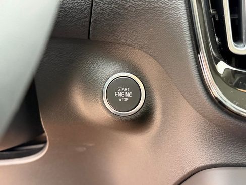 New 2026 Volvo XC40 B5 Core w/ Climate Package image 25