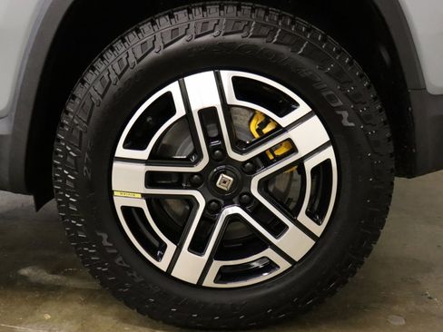 Used 2023 Rivian R1S Adventure image 19