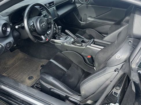 Used 2022 Toyota GR86 Premium w/ ALL Weather Mat Package (TMS) RWD image 3