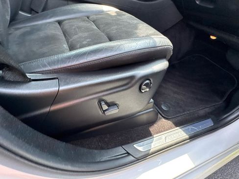 Used 2019 Dodge Durango R/T w/ Technology Group AWD/4WD image 19