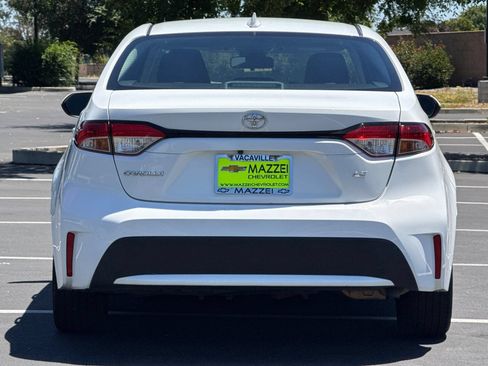 Used 2021 Toyota Corolla LE FWD image 12