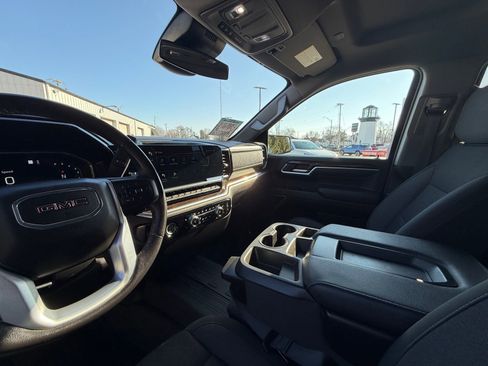 Used 2022 GMC Sierra 1500 Elevation w/ LPO, Elevation Black Package image 18