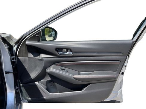 Used 2020 Nissan Altima 2.5 SR image 39