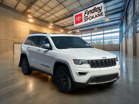 Used 2018 Jeep Grand Cherokee Limited AWD/4WD image 3
