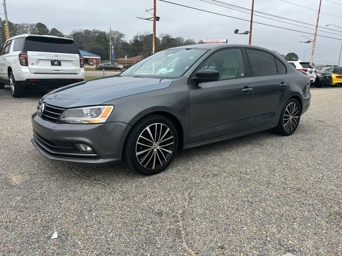 Used 2016 Volkswagen Jetta Sport image 12