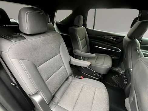 Used 2025 Chevrolet Traverse LT AWD/4WD image 23