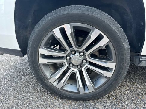 Used 2018 GMC Yukon Denali w/ Denali Ultimate Package AWD/4WD image 11