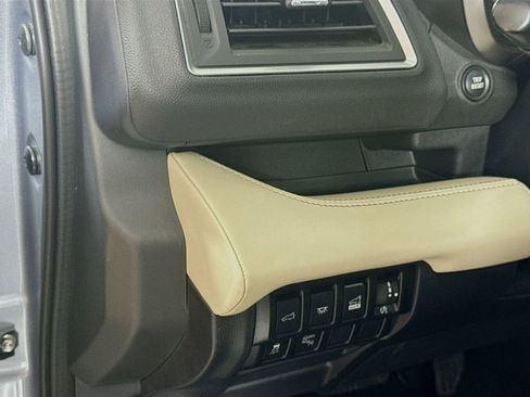 Used 2021 Subaru Ascent Limited w/ Technology Package image 10