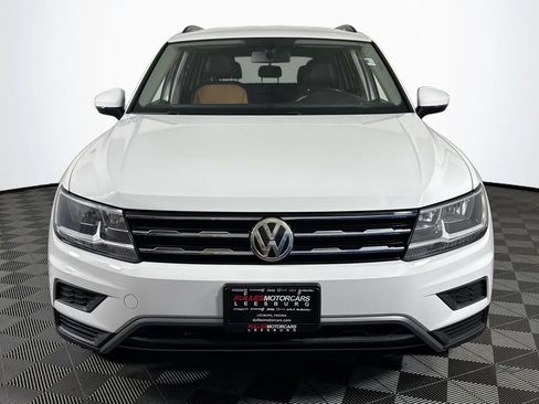 Used 2018 Volkswagen Tiguan SE AWD/4WD image 2