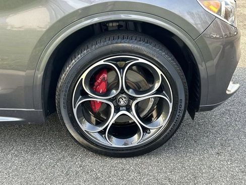 Used 2023 Alfa Romeo Stelvio Veloce image 13