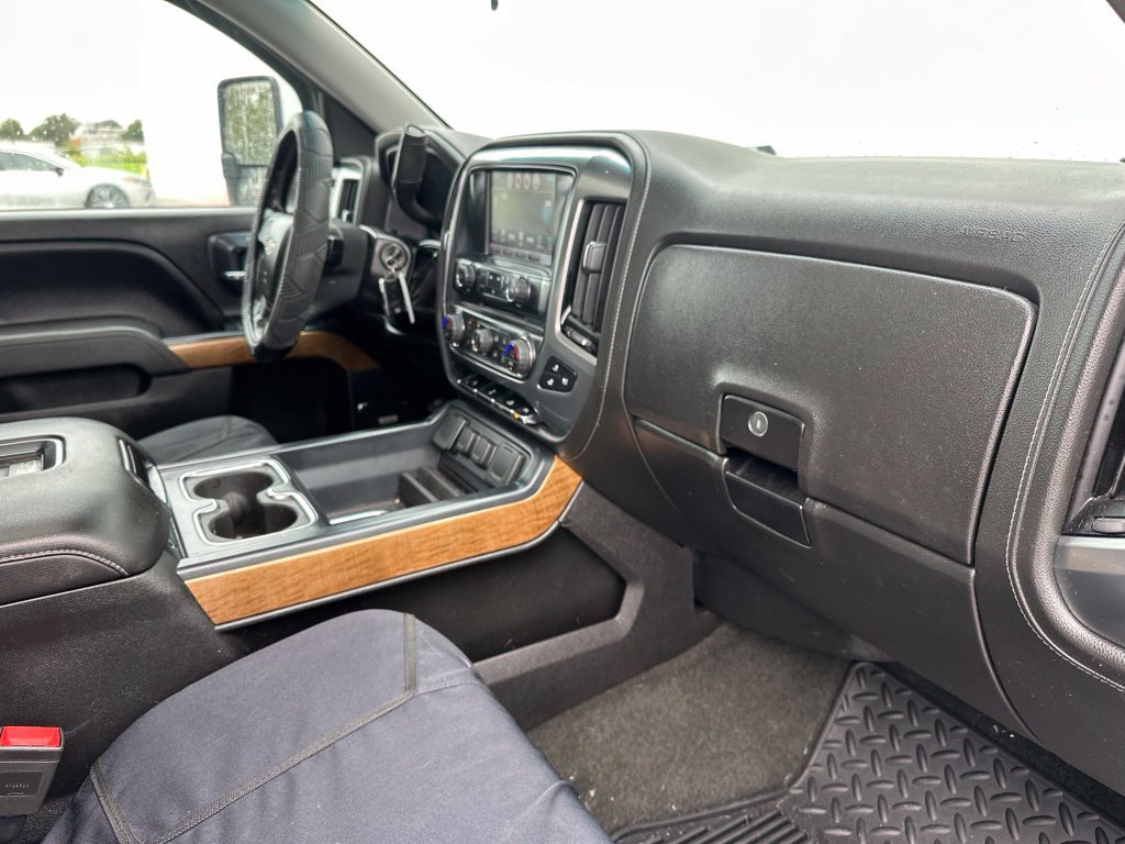Used 2017 Chevrolet Silverado 1500 LTZ w/ LTZ Plus Package AWD/4WD image 32