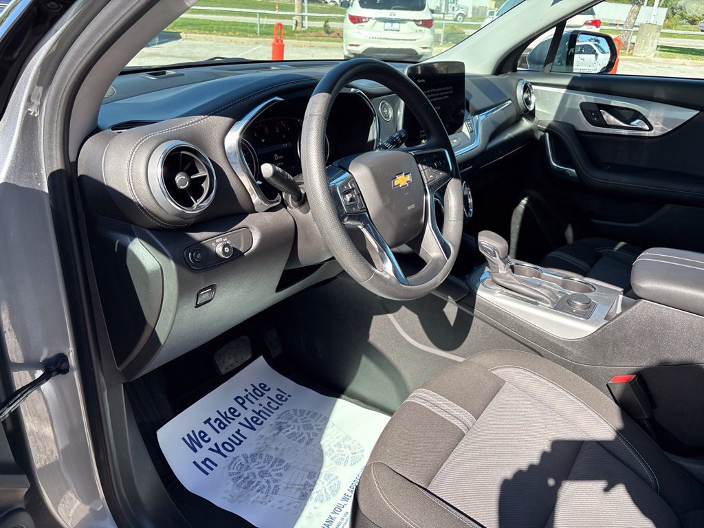 Used 2025 Chevrolet Blazer LT FWD image 33
