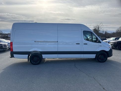 Used 2024 Mercedes-Benz eSprinter 170 Cargo image 6