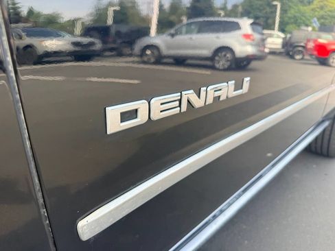 Used 2017 GMC Yukon Denali w/ Open Road Package AWD/4WD image 11