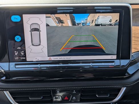 Used 2024 Volkswagen Atlas SE image 18