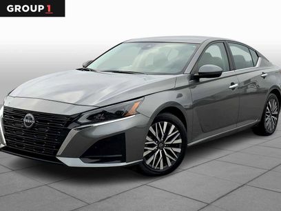 Used 2023 Nissan Altima 2.5 SV