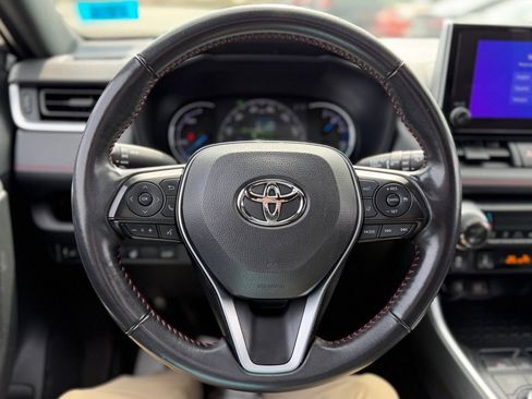 Used 2023 Toyota RAV4 SE w/ Weather & Moonroof Package image 12