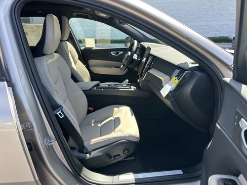 New 2026 Volvo XC60 B5 Plus w/ Protection Package Premier image 20