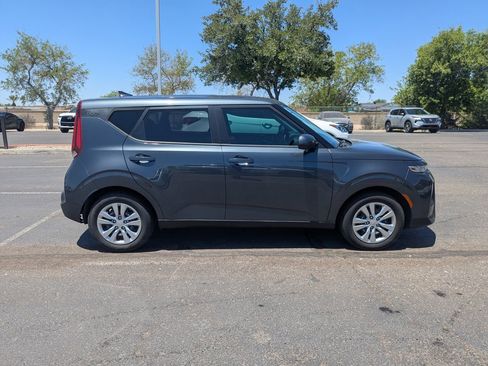 Used 2021 Kia Soul LX FWD image 5