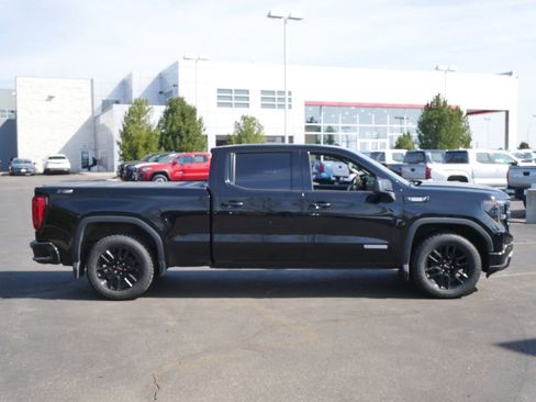 Used 2022 GMC Sierra 1500 Elevation w/ Preferred Package image 4