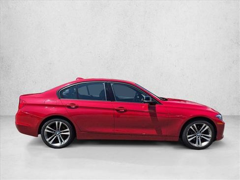 Used 2013 BMW 328i xDrive Sedan AWD/4WD image 4