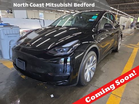 Used 2024 Tesla Model Y Long Range AWD/4WD image 1
