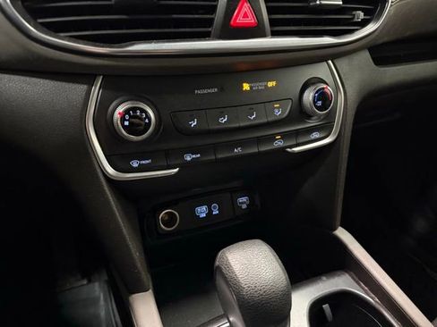 Used 2019 Hyundai Santa Fe SE image 15