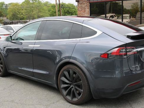 Used 2017 Tesla Model X 75D AWD/4WD image 5