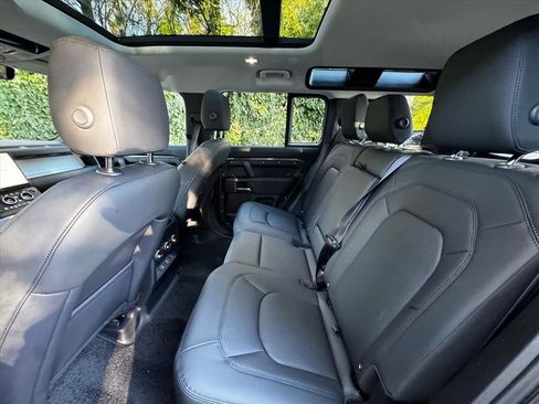 Used 2026 Land Rover Defender 110 S image 18