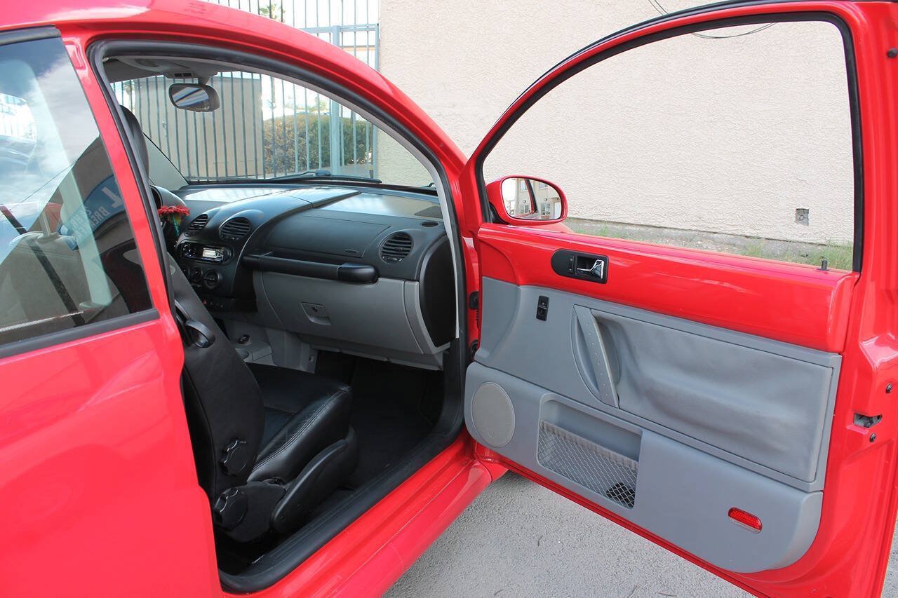 Used 2001 Volkswagen Beetle Sport FWD image 23