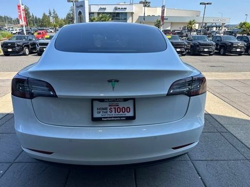 Used 2021 Tesla Model 3 Standard Range Plus RWD image 5