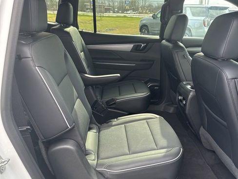 Used 2025 Buick Enclave Preferred image 43