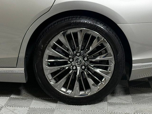Used 2022 Lexus LS 500 w/ Accessory Package (Z2) RWD image 13