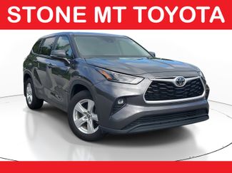 Used 2023 Toyota Highlander LE FWD video 1