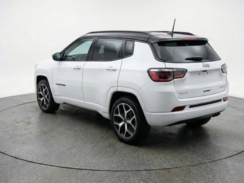 Used 2025 Jeep Compass Limited AWD/4WD image 5
