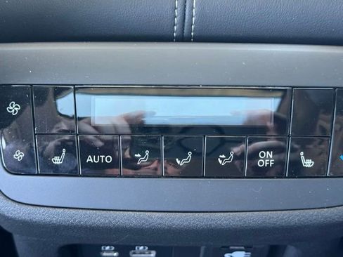 Used 2025 Nissan Pathfinder Platinum w/ Cargo Package AWD/4WD image 26