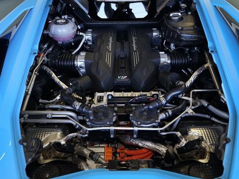 Used 2025 Lamborghini Revuelto image 44