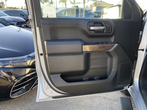 Used 2021 Chevrolet Silverado 1500 LT image 16