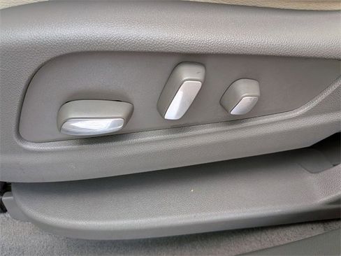 Certified 2023 Cadillac XT6 Premium Luxury image 20