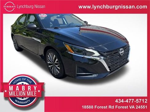 Used 2024 Nissan Altima 2.5 SV FWD image 1