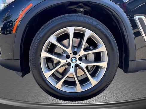 Used 2019 BMW X5 xDrive40i w/ Convenience Package AWD/4WD image 9