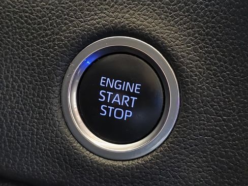 Used 2024 Toyota Tundra Limited AWD/4WD image 17