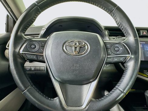 Used 2019 Toyota Camry XLE FWD image 24