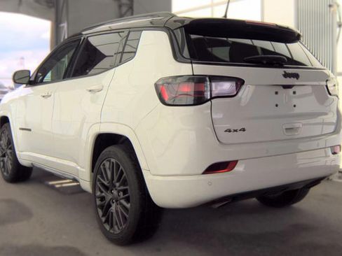 Used 2023 Jeep Compass High Altitude AWD/4WD image 2