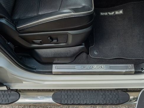 Used 2019 RAM 2500 Laramie AWD/4WD image 43