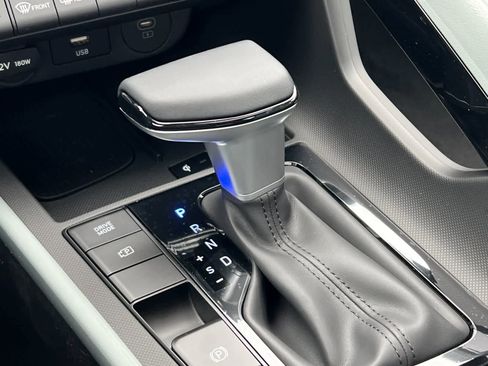 New 2025 Hyundai Elantra Limited image 21