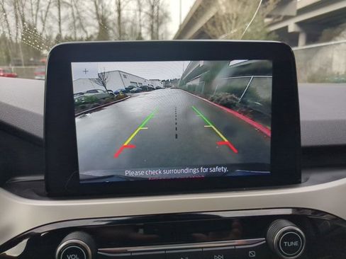 Used 2020 Ford Escape SE image 16