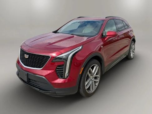 Used 2019 Cadillac XT4 Sport w/ Driver Assist Package FWD image 3